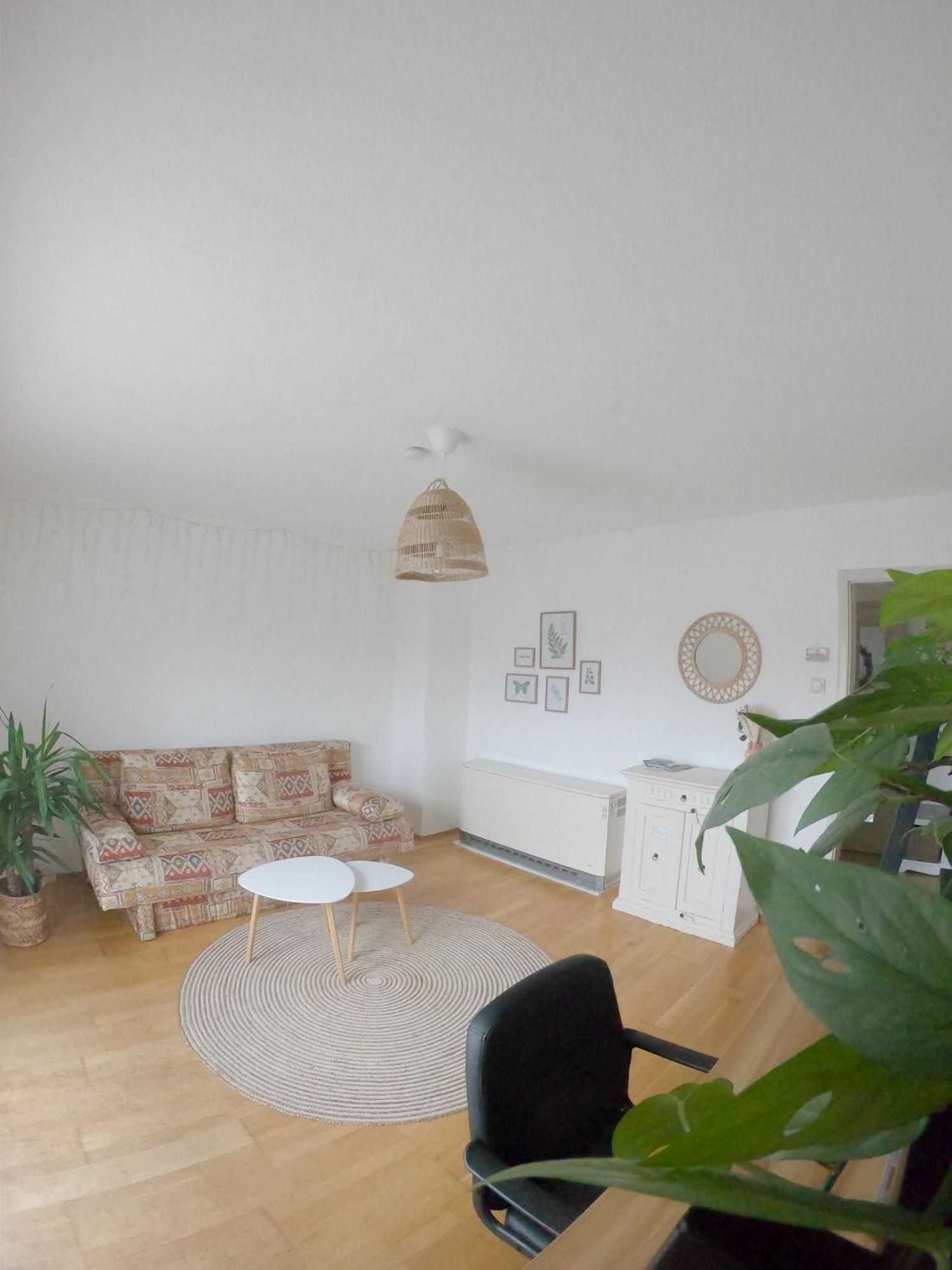 Happybnb Apartment Mit Sonniger Terrasse Lochgau Εξωτερικό φωτογραφία